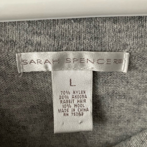 Great Condition!! Sarah Spencer Sweater - Picture 2 of 3